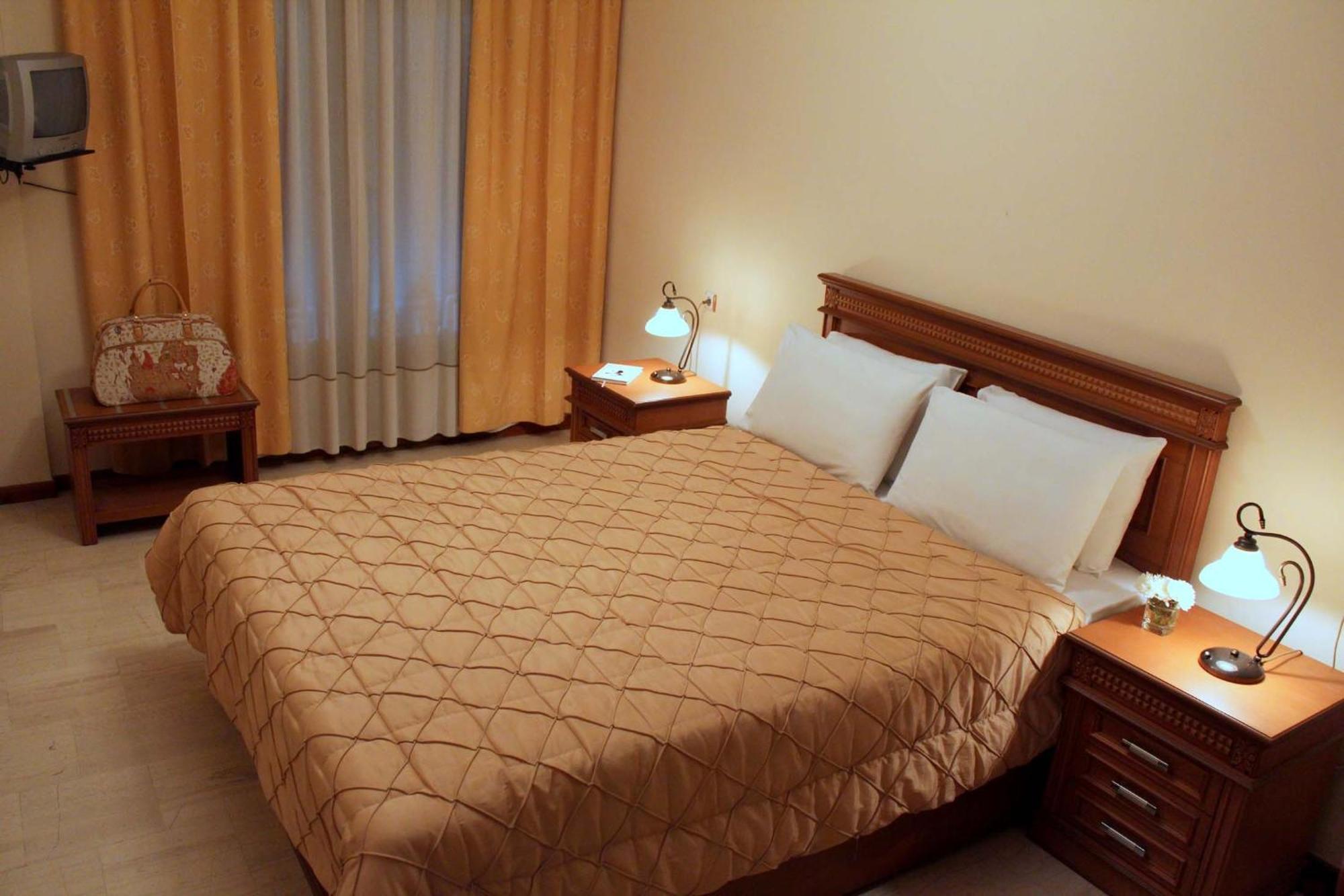 Double or Twin Room Side Meteora View,1152562419:JPEG