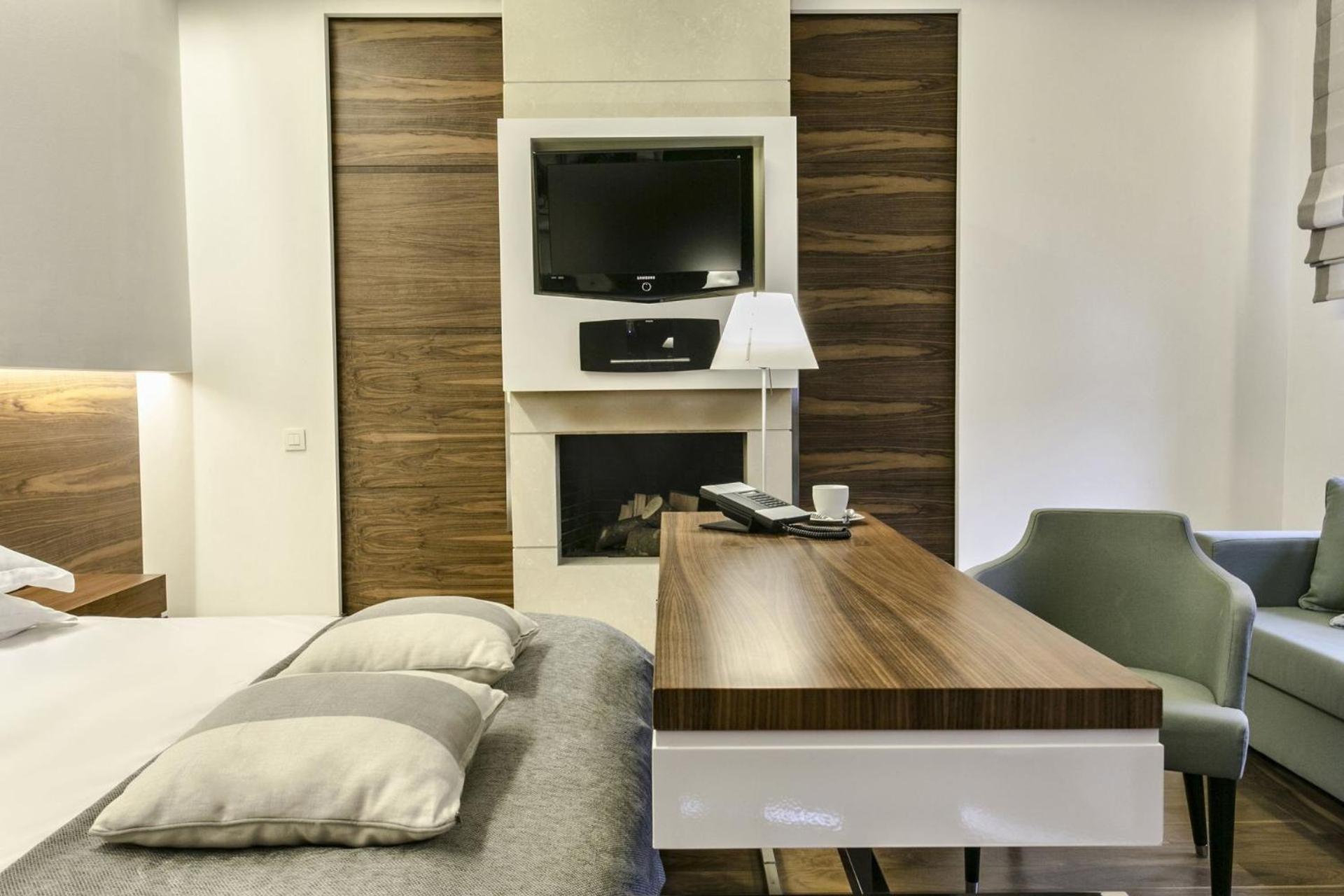 Deluxe Room,1279053727:JPEG