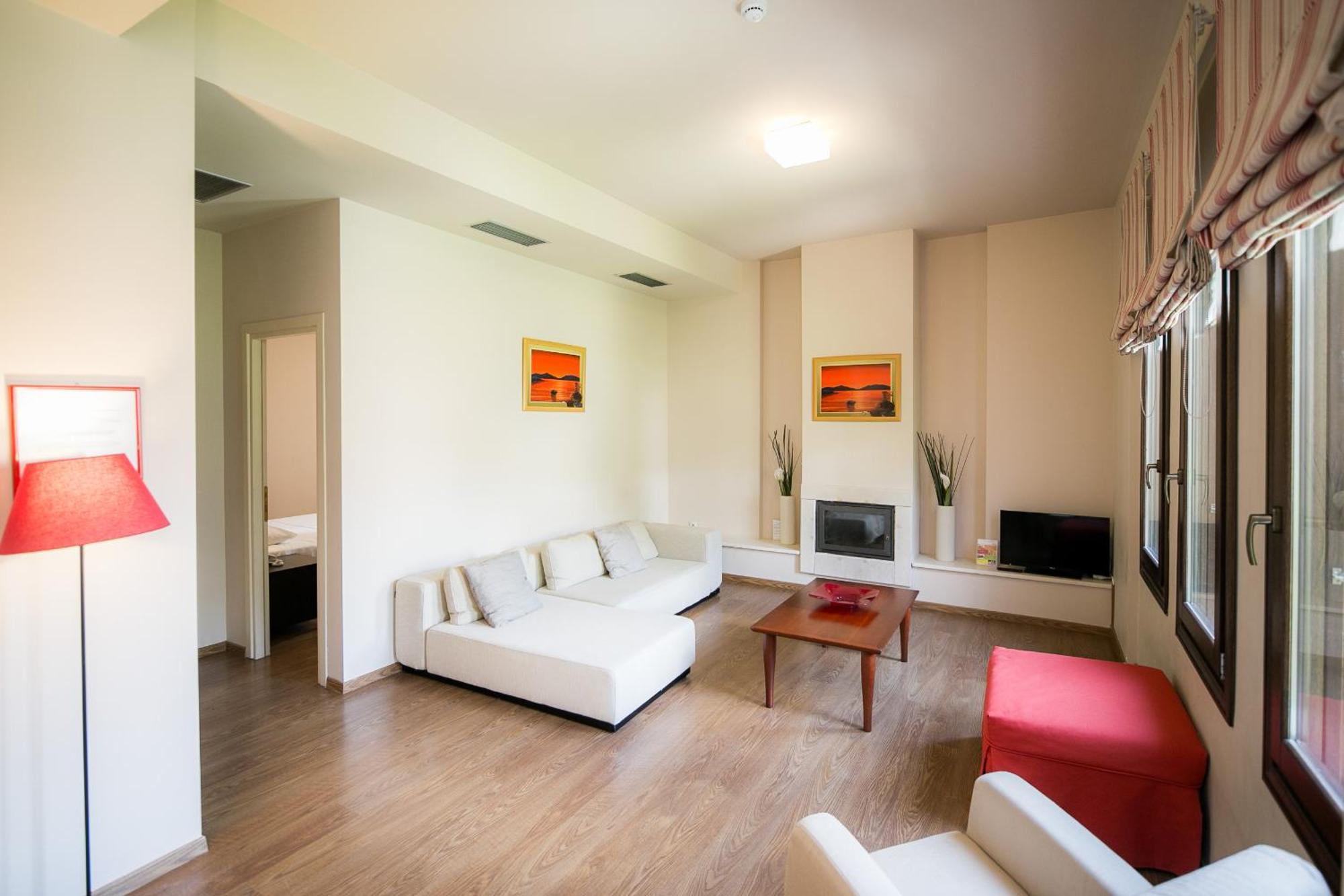 Family Apartment,1588118867:JPEG