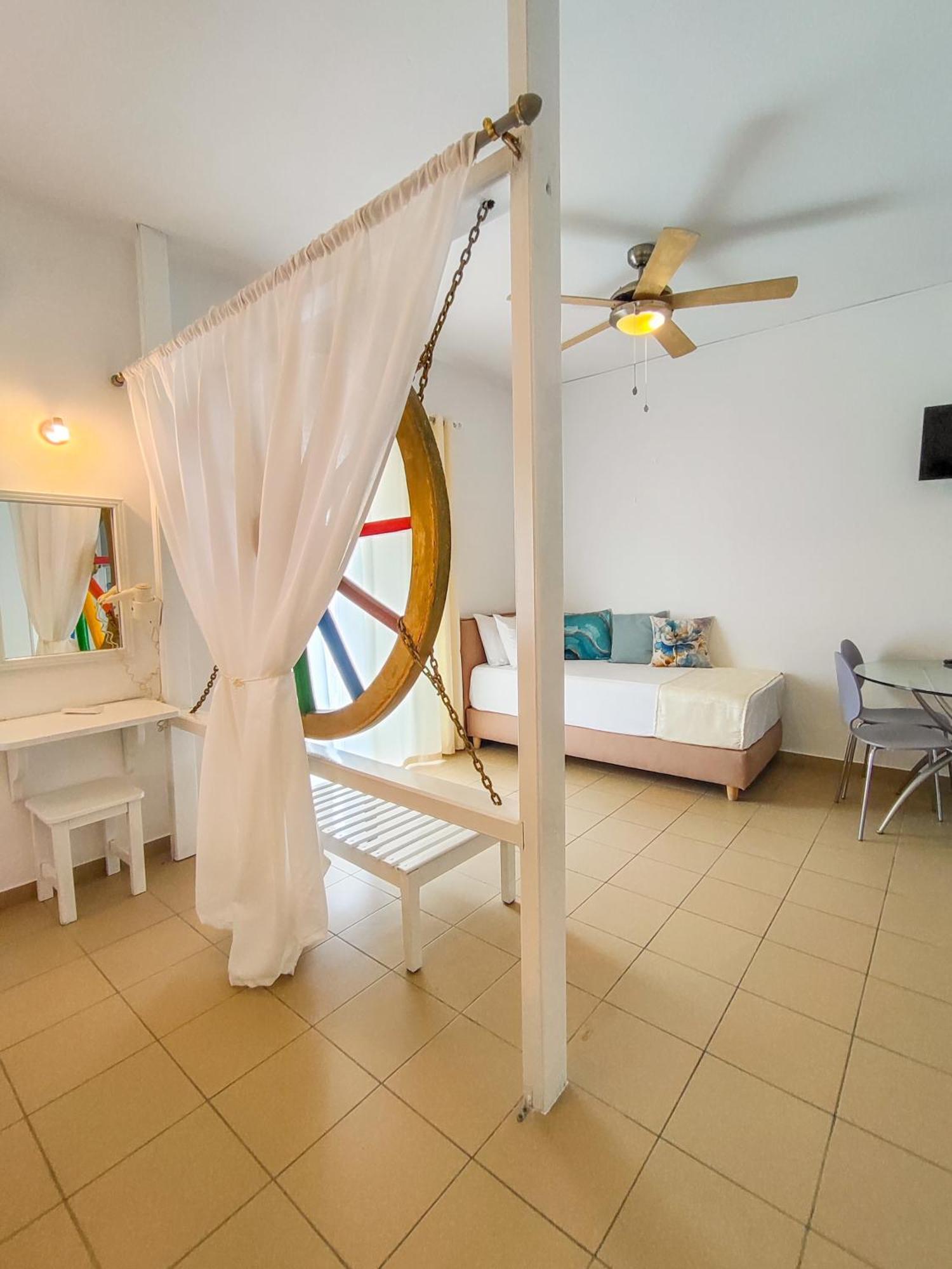 Family Room Balcony,1594896073:JPEG