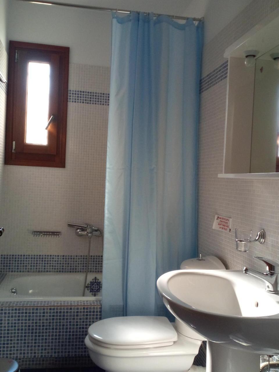 Deluxe Δίκλινο Δωμάτιο με Μπαλκόνι και θέα στη Θάλασσα