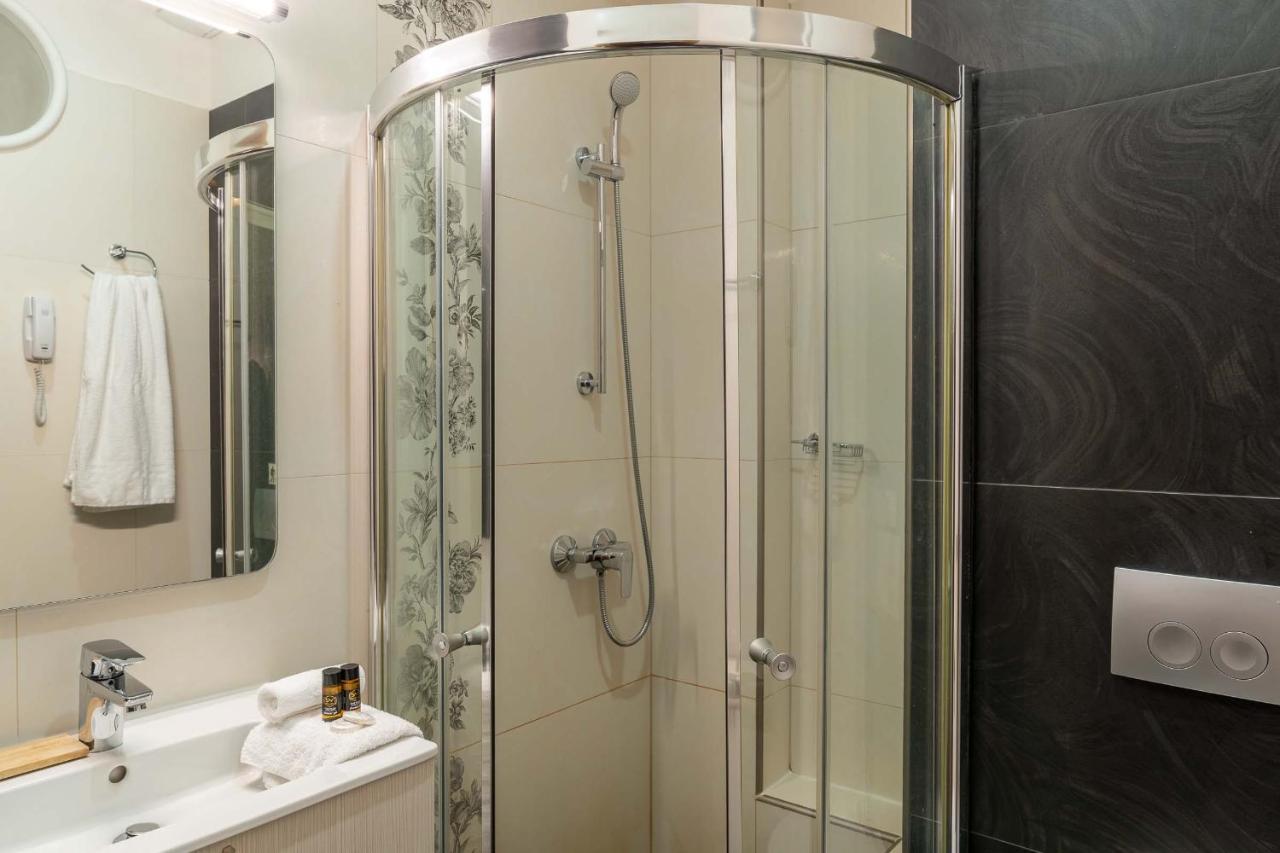 Standard Triple Room,957973894:JPEG