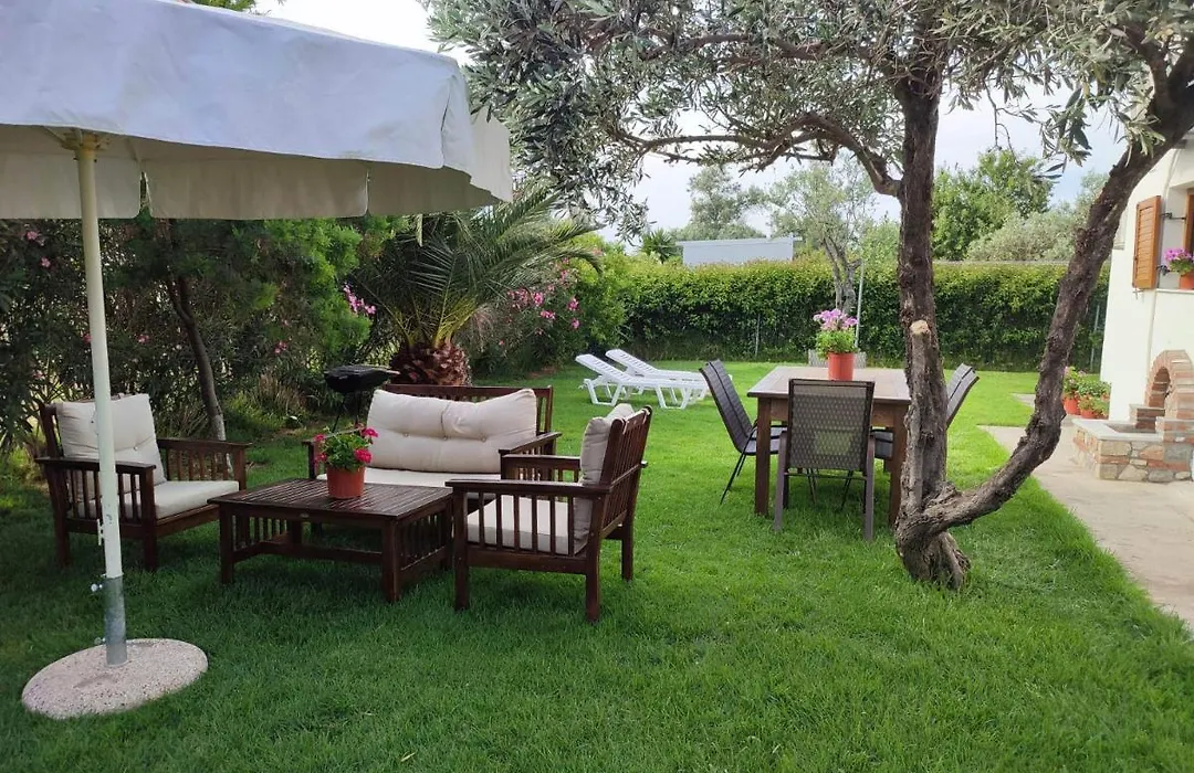 Barefoot Cottage-1