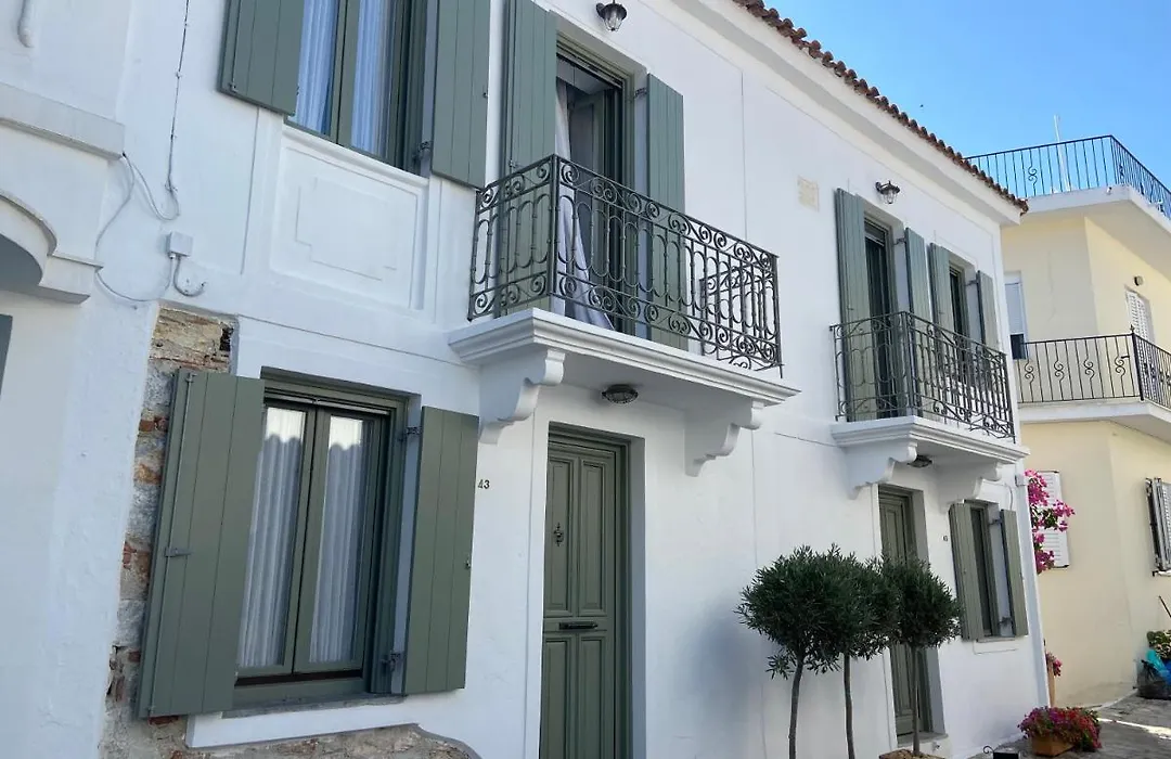Raphael Skiathos Living-Venetia-1