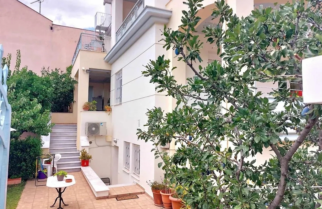 Dora'S Home With Garden Volos-1