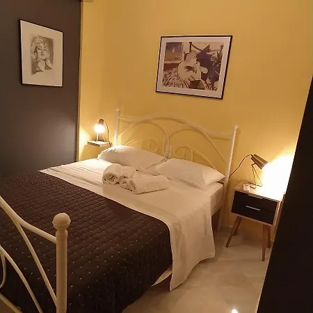 Central Luxury Apartment-2