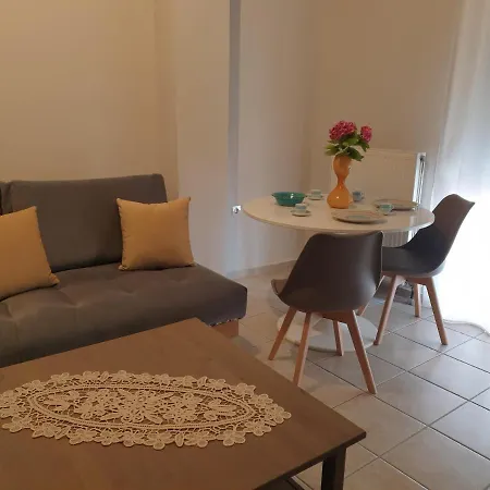Comfortable Apartment In The Center Of Volos Very Close To The Port-3