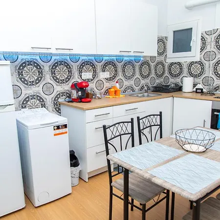 Jorgi'S City Center House-2