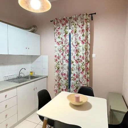 Vanilla - Happyhostgr - Downtown Apartment-3