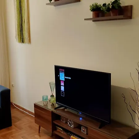 Anna'S Flat-2