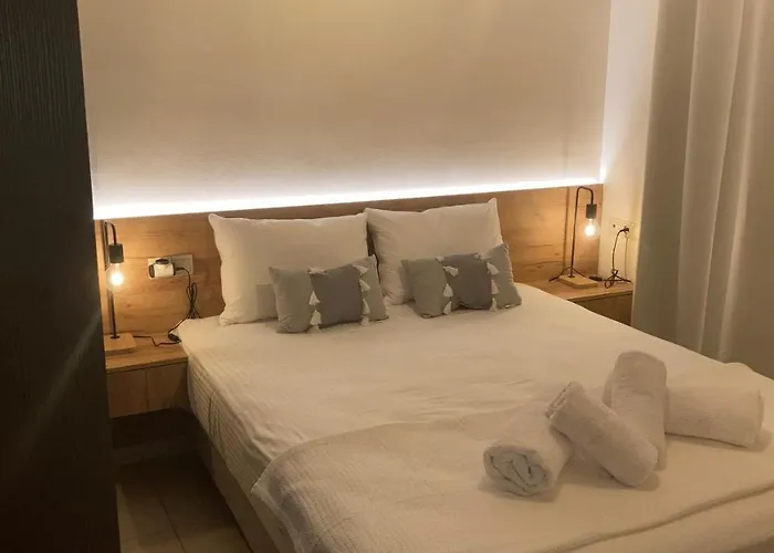 Ferienwohnung Bright Luxury Center, Free Private Parking Volos
