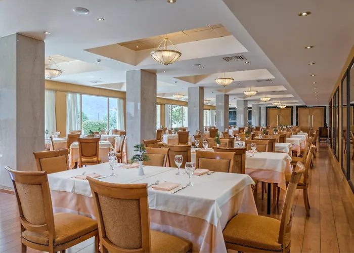 Kalambaka Pet Friendly Lodging and Hotels near Agios Nikolaos Anapafsa monastery of Meteora