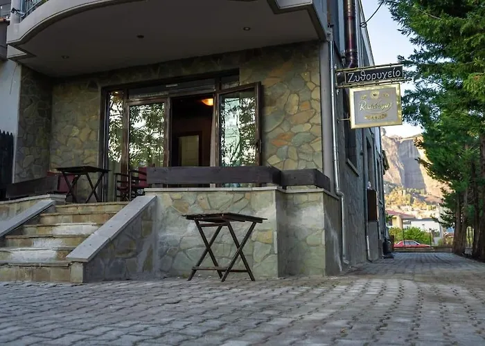 Pet friendly Under The Rocks Apartment Kalambaka