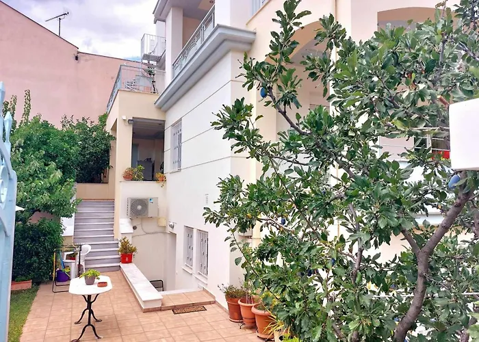 Dora'S Home With Garden Volos