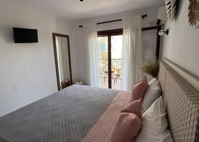 Pantheon Hotel Skiathos Town