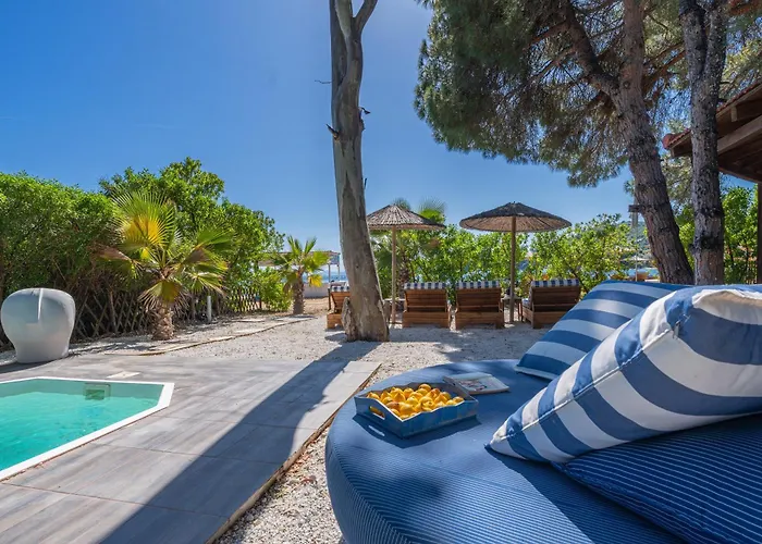 Amouage Boutique Home Kolios mit Pool